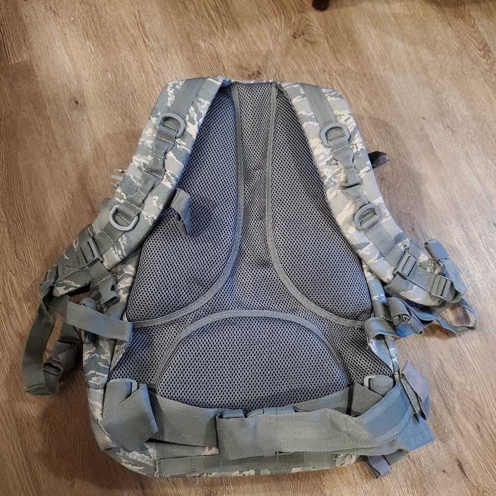Soc Camo Backpack - image 8